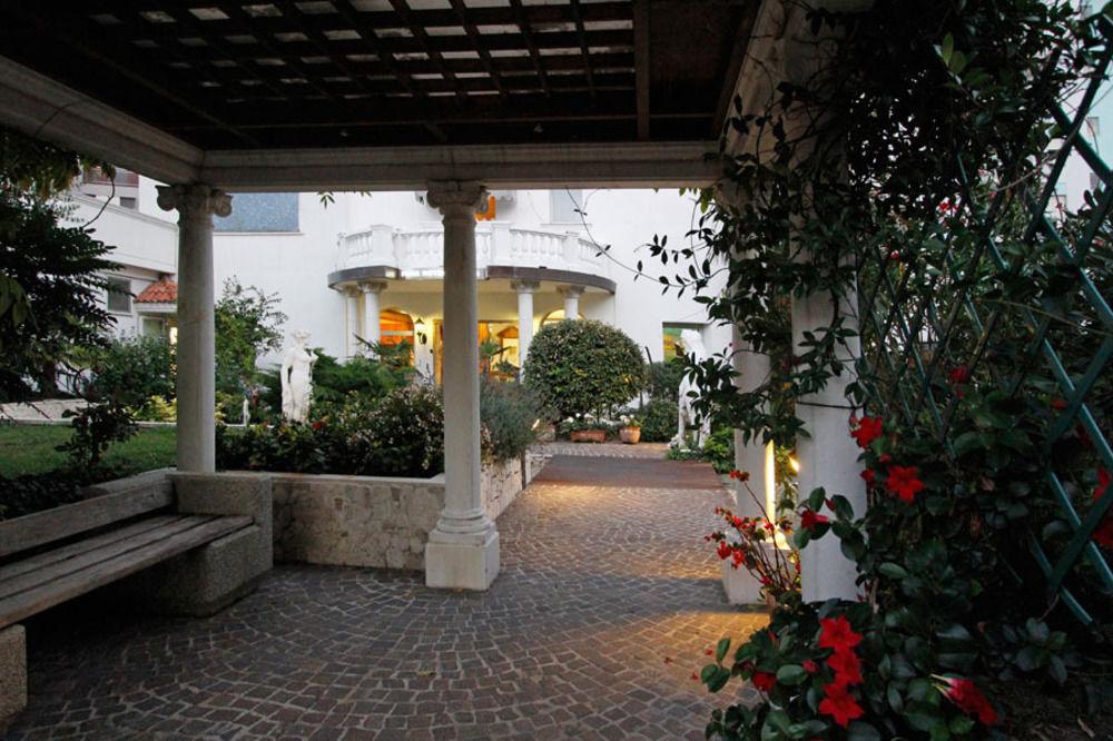 Park Cellini